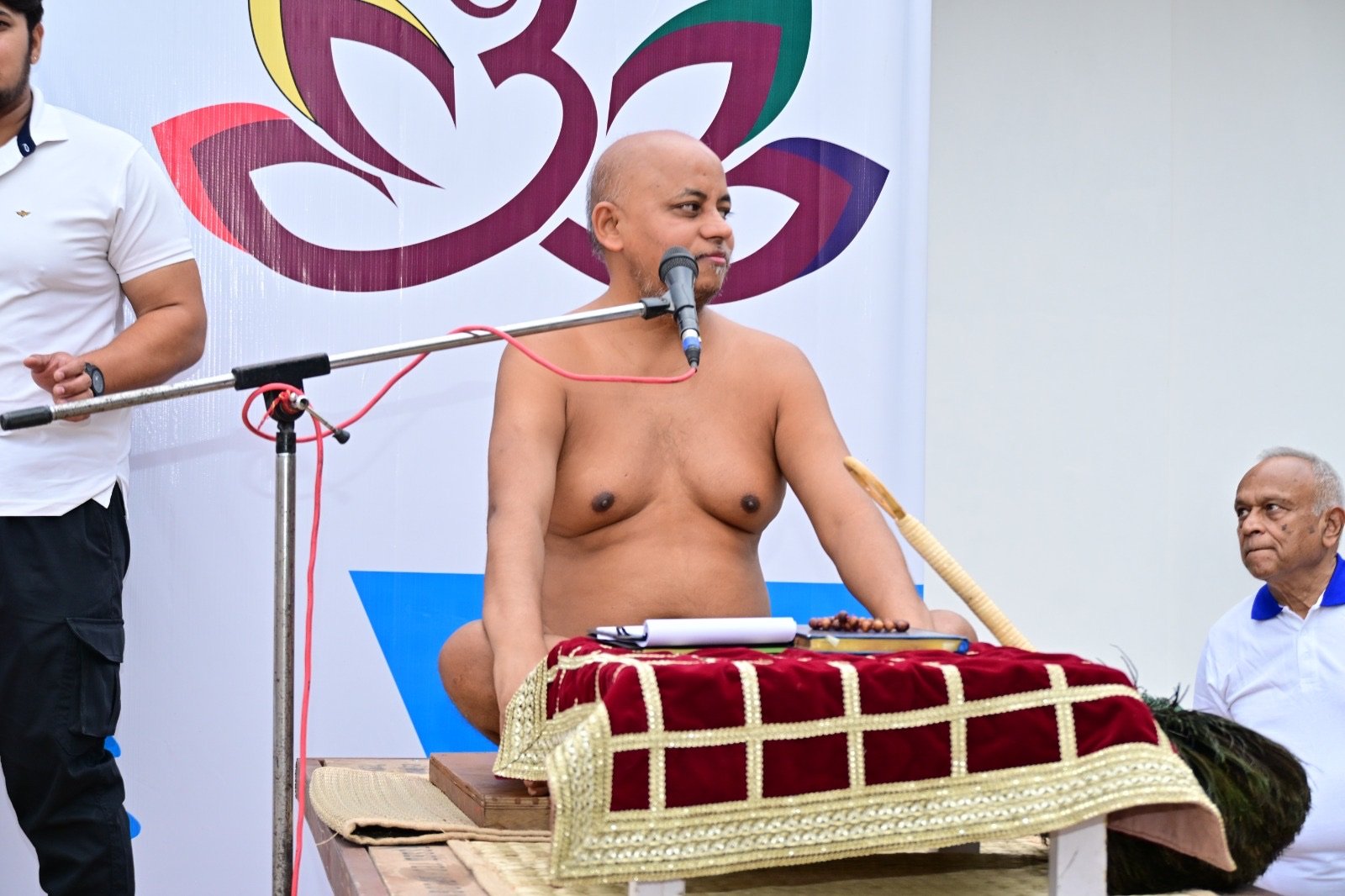 A light moment during a discourse