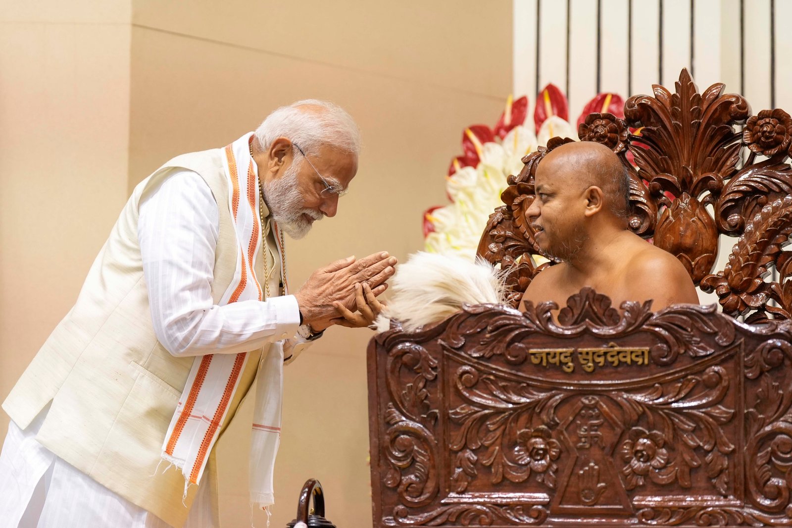 The Prime Minister of India offering pranam to Paramparacharya Shri Pragya Sagar Ji Muniraj